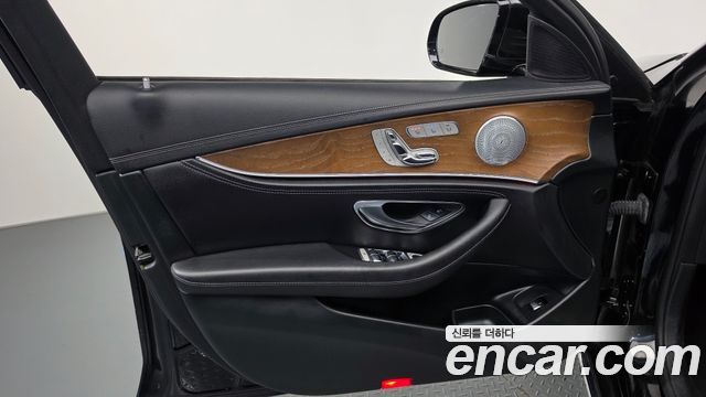 Mercedes-Benz E-Class (W213) E300 Exclusive 2018 — фото 24