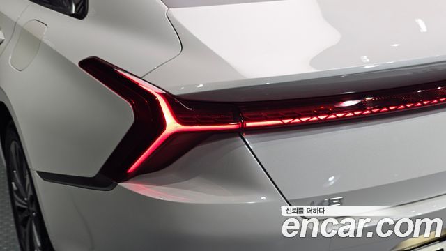Kia K8 Hybrid Signature 2022 — фото 29