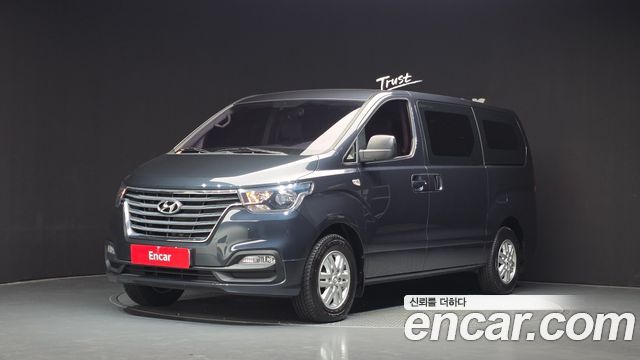 Hyundai Grand Starex Van 3-Seater LPi Smart