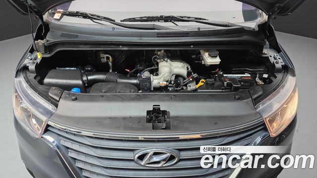 Hyundai Grand Starex Van 3-Seater LPi Smart 2018 — фото 6