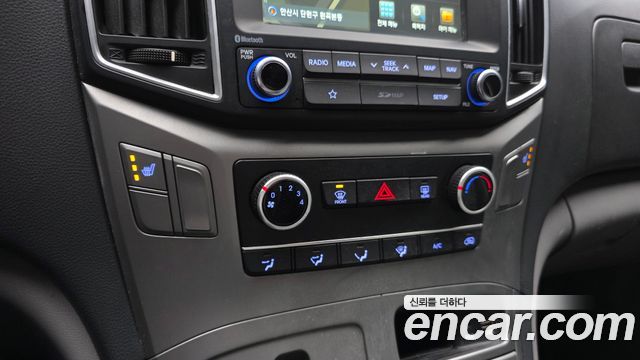 Hyundai Grand Starex Van 3-Seater LPi Smart 2018 — фото 17