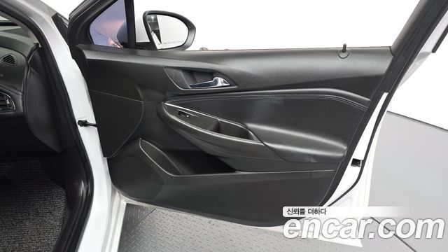 Chevrolet Cruze 1.4 Turbo LT Deluxe 2017 — фото 24
