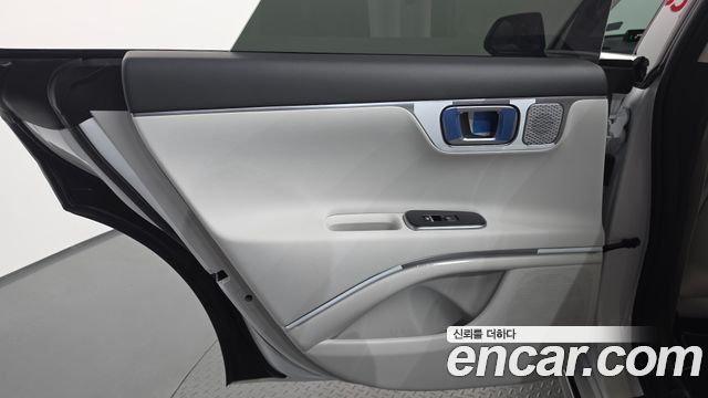 Hyundai Grandeur (GN7) 2.5 Gasoline  2WD Premium 2027 — фото 25