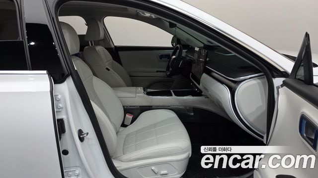 Hyundai Grandeur (GN7) 2.5 Gasoline  2WD Premium 2027 — фото 26