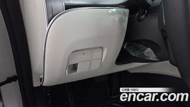 Hyundai Grandeur (GN7) 2.5 Gasoline  2WD Premium 2027 — фото 28