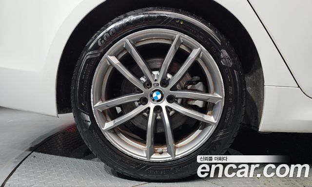 BMW 5 Series (G30) 520d xDrive M Sport Package 2018 — фото 5