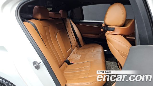 BMW 5 Series (G30) 520d xDrive M Sport Package 2018 — фото 12
