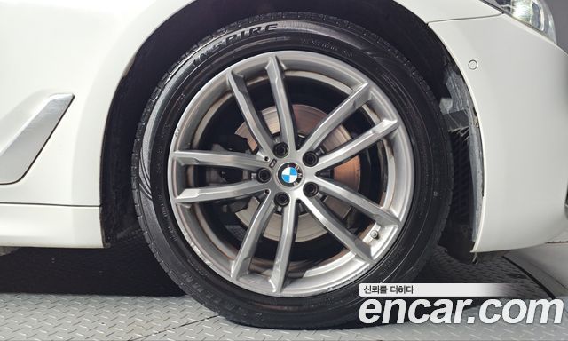 BMW 5 Series (G30) 520d xDrive M Sport Package 2018 — фото 21