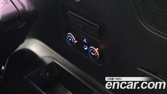 Hyundai Maxcruise Gas 3.3 4WD Exclusive 2017 — фото 30