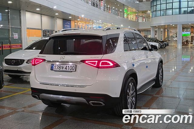 Mercedes-Benz GLE-Class (W167) GLE300d 4MATIC 2021 — фото 2