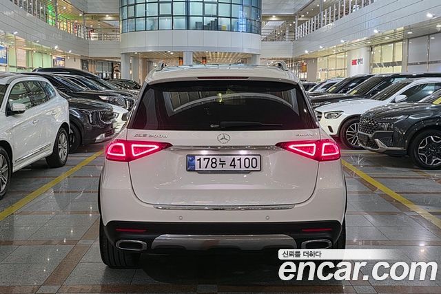 Mercedes-Benz GLE-Class (W167) GLE300d 4MATIC 2021 — фото 4