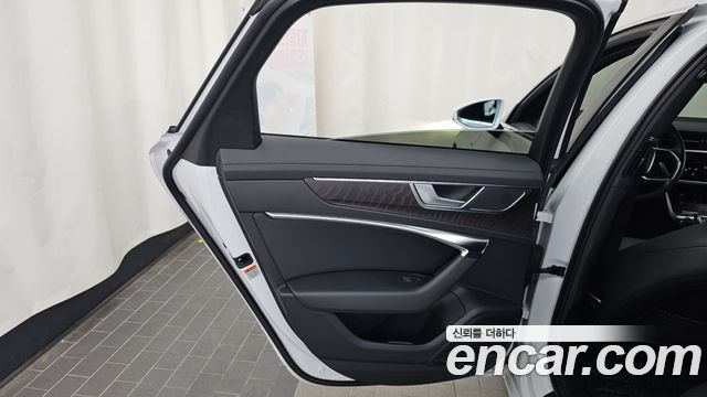 Audi A6 (C8) 40 TDI Premium 2023 — фото 25
