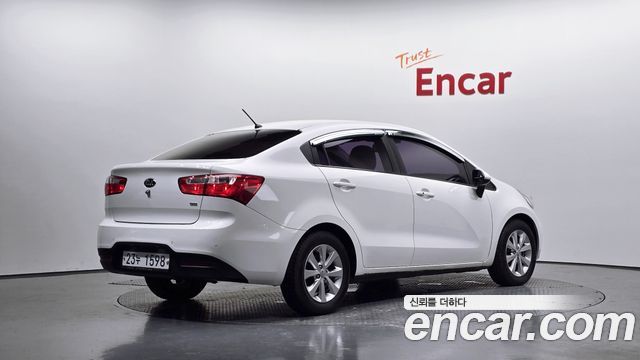 Kia Pride 1.6 GDI Sedan Luxury 2013 — фото 2