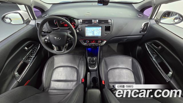 Kia Pride 1.6 GDI Sedan Luxury 2013 — фото 7