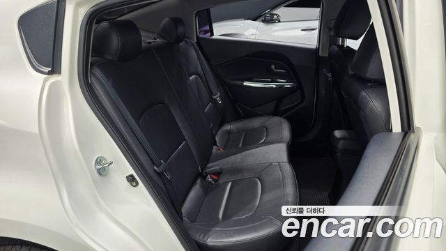 Kia Pride 1.6 GDI Sedan Luxury 2013 — фото 26