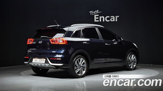 Kia Niro Prestige 2017 — фото 2