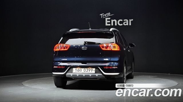 Kia Niro Prestige 2017 — фото 4