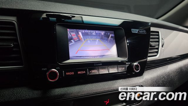 Kia Niro Prestige 2017 — фото 15
