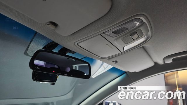 Kia Niro Prestige 2017 — фото 18