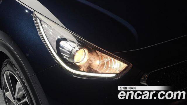 Kia Niro Prestige 2017 — фото 22