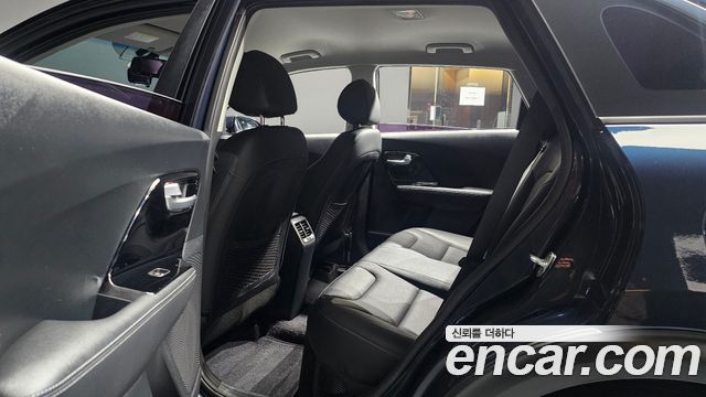 Kia Niro Prestige 2017 — фото 26