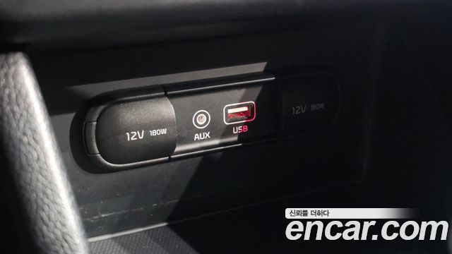 Kia Niro Prestige 2017 — фото 31