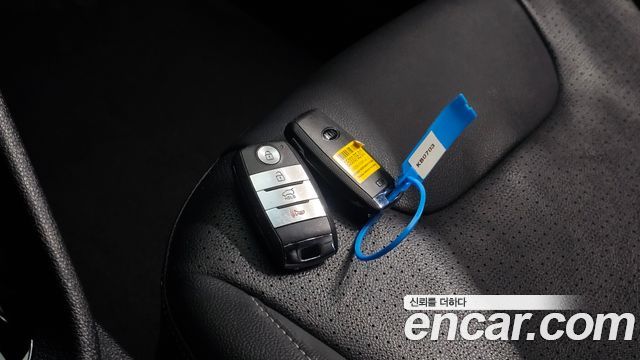 Kia Niro Prestige 2017 — фото 34