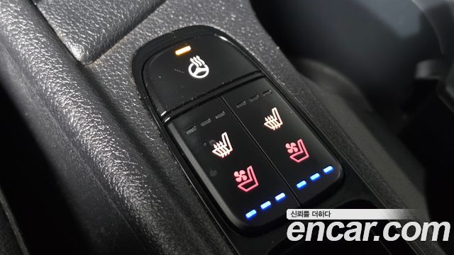 Kia Niro Prestige 2017 — фото 16