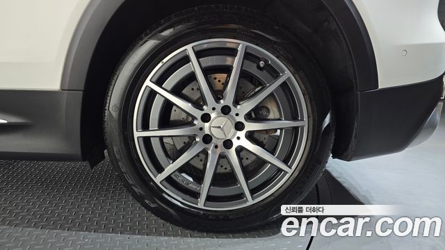 Mercedes-Benz GLB-Class (X247) AMG GLB35 4MATIC 2023 — фото 21