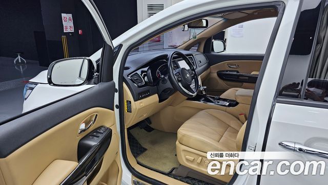 Kia Carnival Gasoline 7-Seater Hi-Limousine President 2019 — фото 10