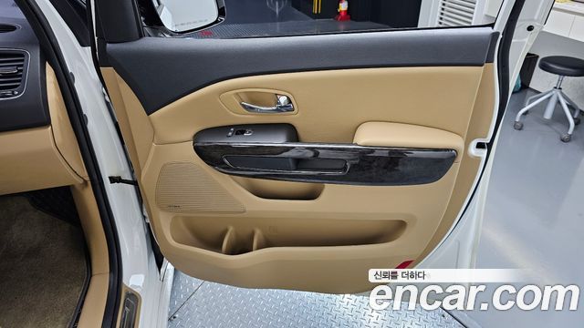 Kia Carnival Gasoline 7-Seater Hi-Limousine President 2019 — фото 24