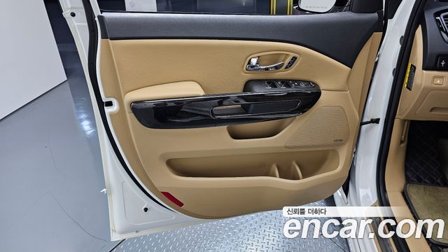Kia Carnival Gasoline 7-Seater Hi-Limousine President 2019 — фото 25