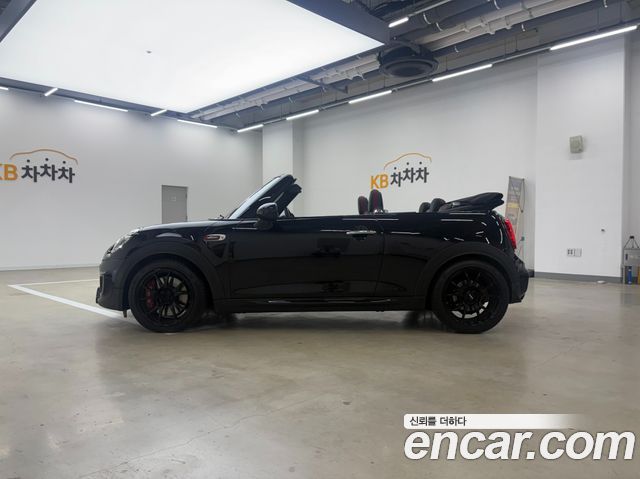 MINI Cooper S Convertible JCW 3rd 2019 — фото 15