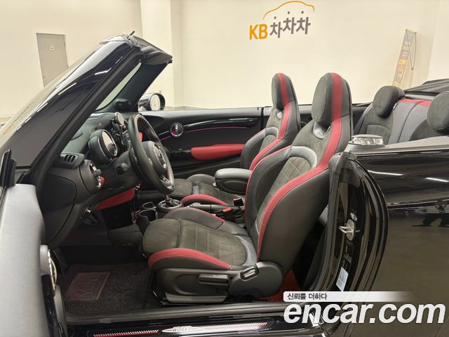 MINI Cooper S Convertible JCW 3rd 2019 — фото 16