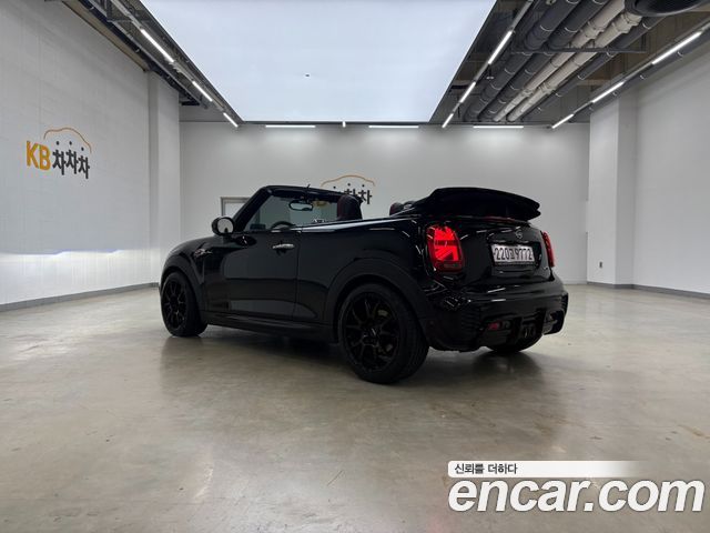 MINI Cooper S Convertible JCW 3rd 2019 — фото 18