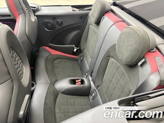 MINI Cooper S Convertible JCW 3rd 2019 — фото 19