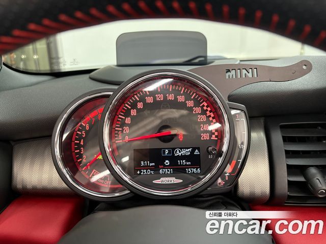 MINI Cooper S Convertible JCW 3rd 2019 — фото 20