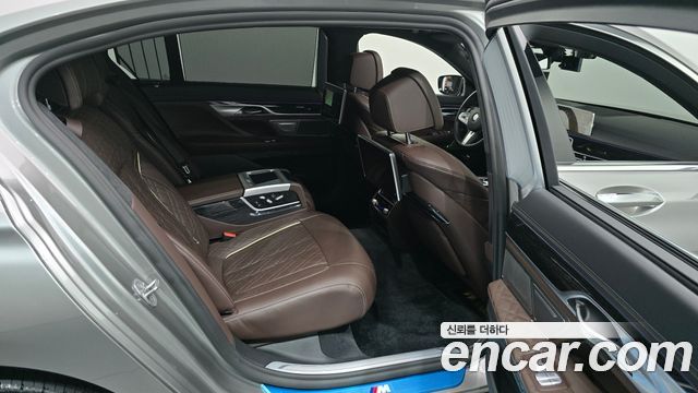 BMW 7 Series (G11) 740Li xDrive M Sport Package 2021 — фото 15