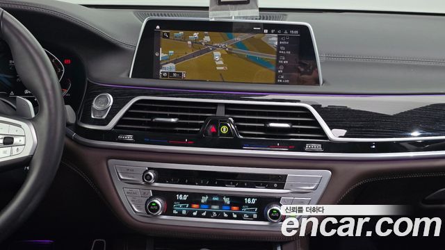 BMW 7 Series (G11) 740Li xDrive M Sport Package 2021 — фото 17