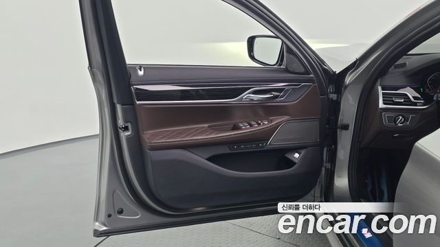 BMW 7 Series (G11) 740Li xDrive M Sport Package 2021 — фото 30