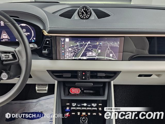 Porsche Macan EV 4S 2025 — фото 18