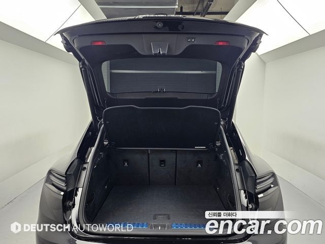 Porsche Macan EV 4S 2025 — фото 23