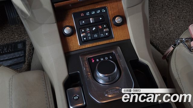 Land Rover Discovery 4 3.0 SDV6 HSE 2014 — фото 9