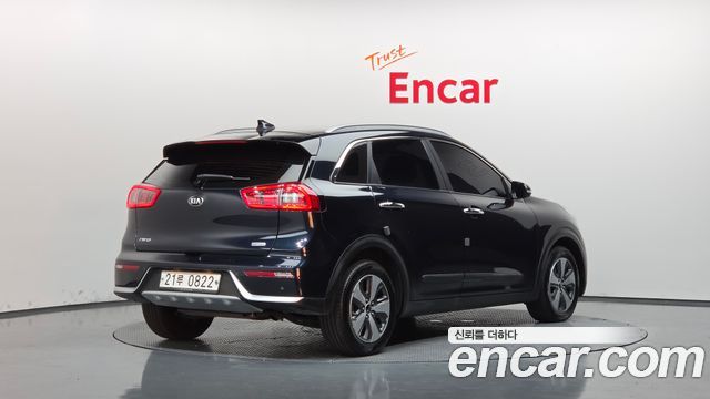 Kia Niro Prestige 2017 — фото 2