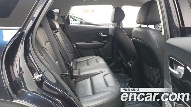 Kia Niro Prestige 2017 — фото 11