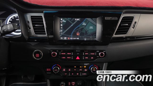 Kia Niro Prestige 2017 — фото 13