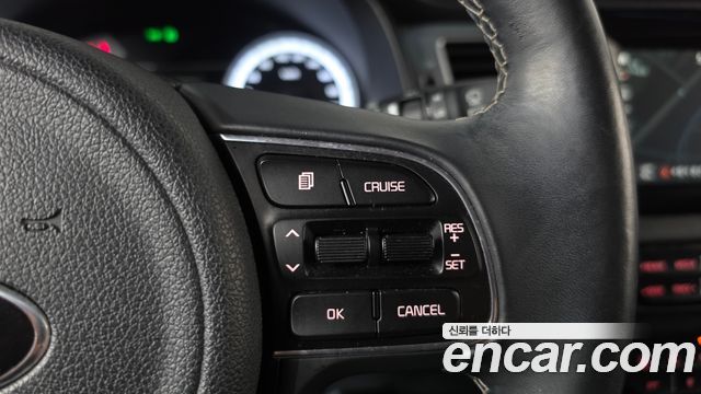 Kia Niro Prestige 2017 — фото 16