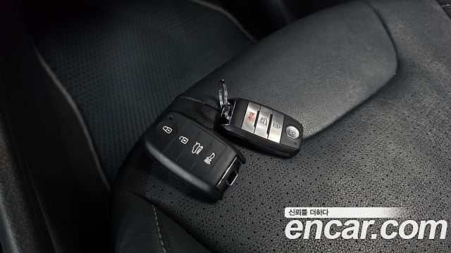 Kia Niro Prestige 2017 — фото 29