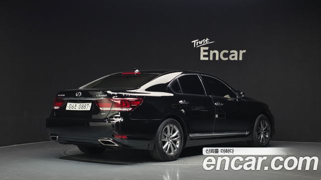 Lexus LS460 AWD XF40 2016 — фото 2