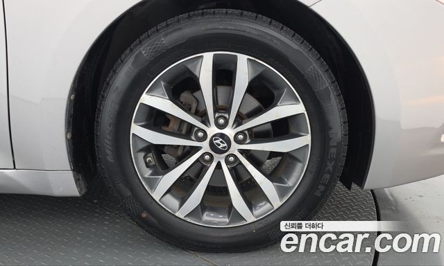 Hyundai Grandeur (HG) HG240 Luxury 2012 — фото 21